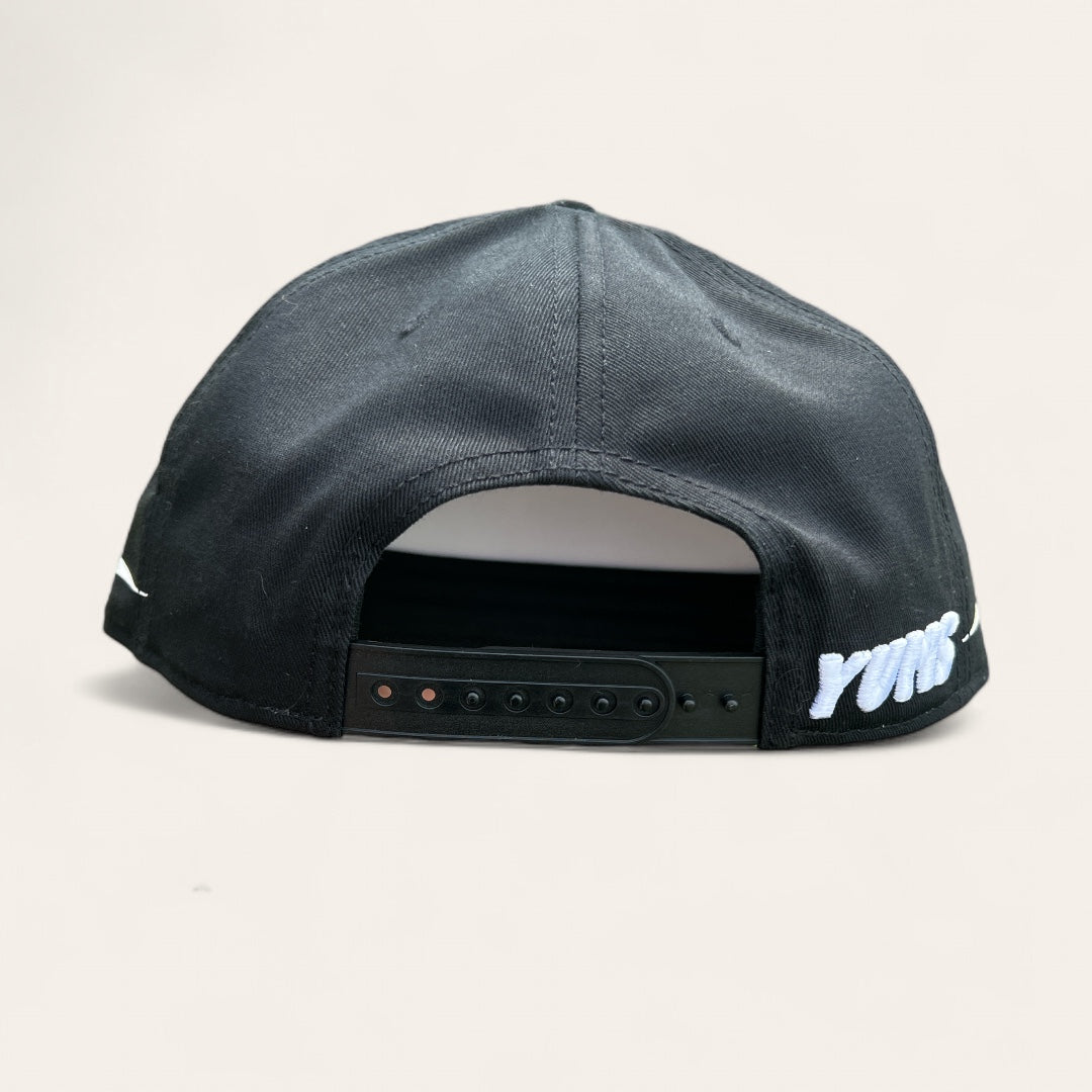 Gorra Yums Flat Bill SnapBack