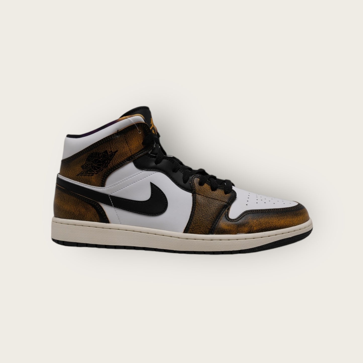 Air Jordan 1 Mid SE